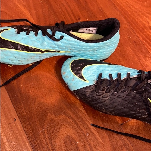 nike hypervenom cleats - Picture 2 of 7